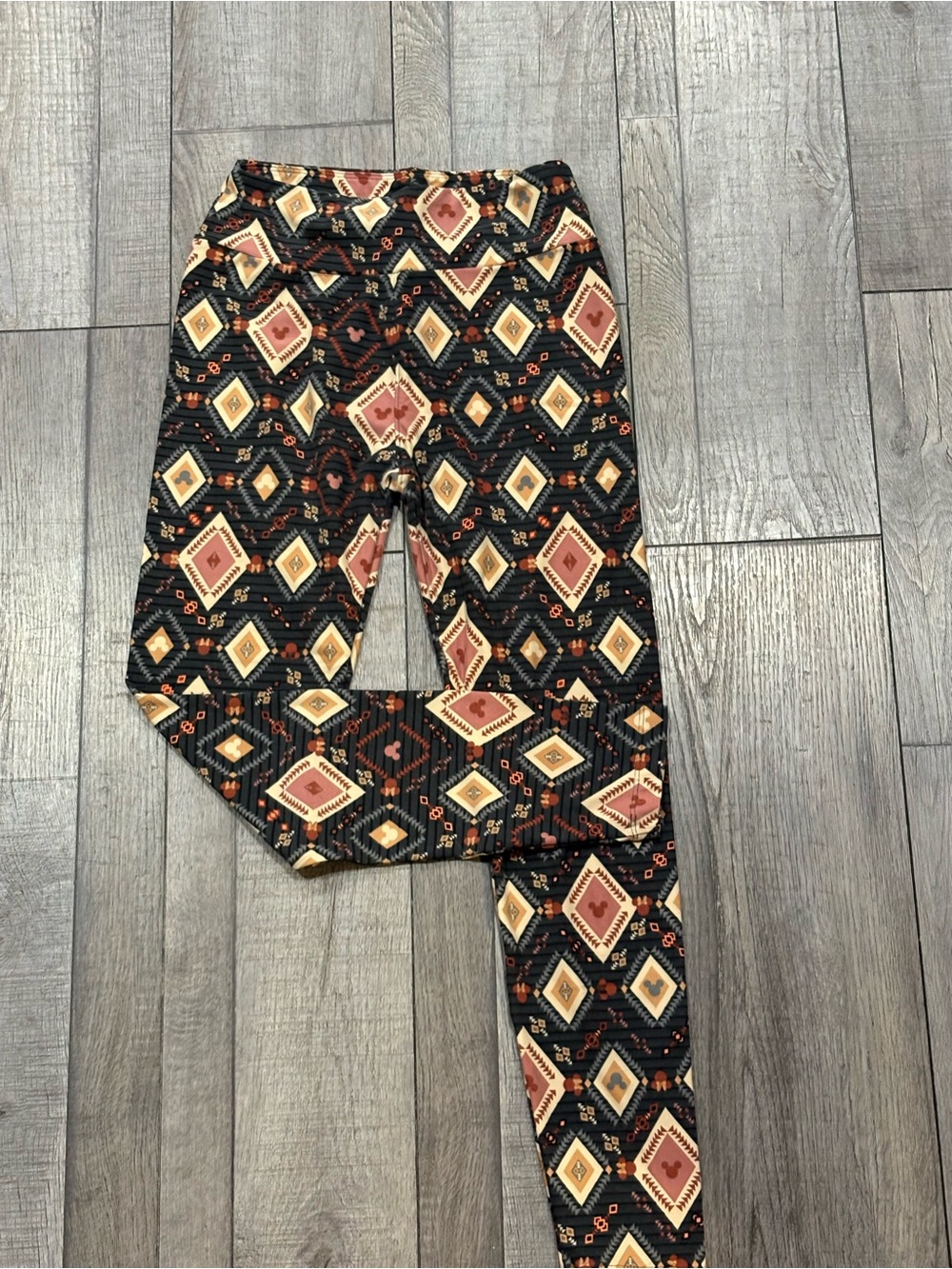 Women’s one size lularoe disney mickey Geometric Print Leggings